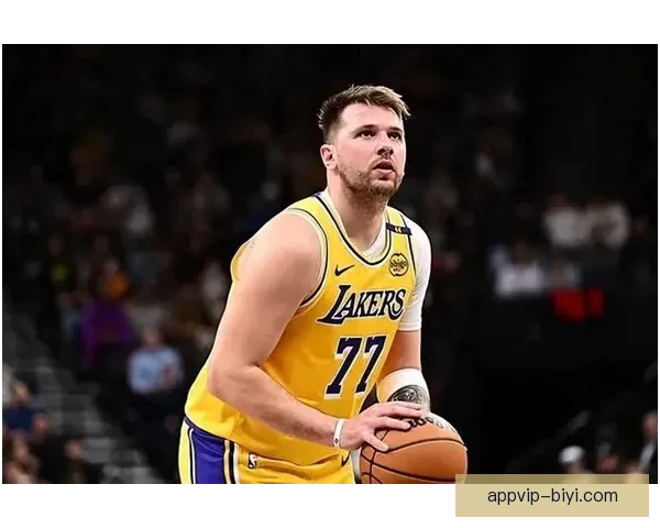 布朗称赞东契奇天生得分本能与投篮手感堪称独一无二